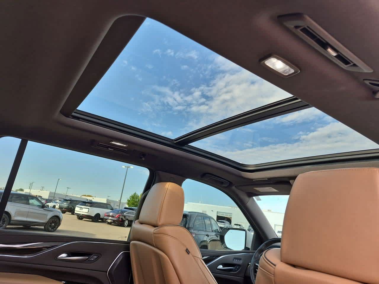 Used 2024 Cadillac Escalade ESV Sport w/ LPO, ONYX Package AWD/4WD image 24