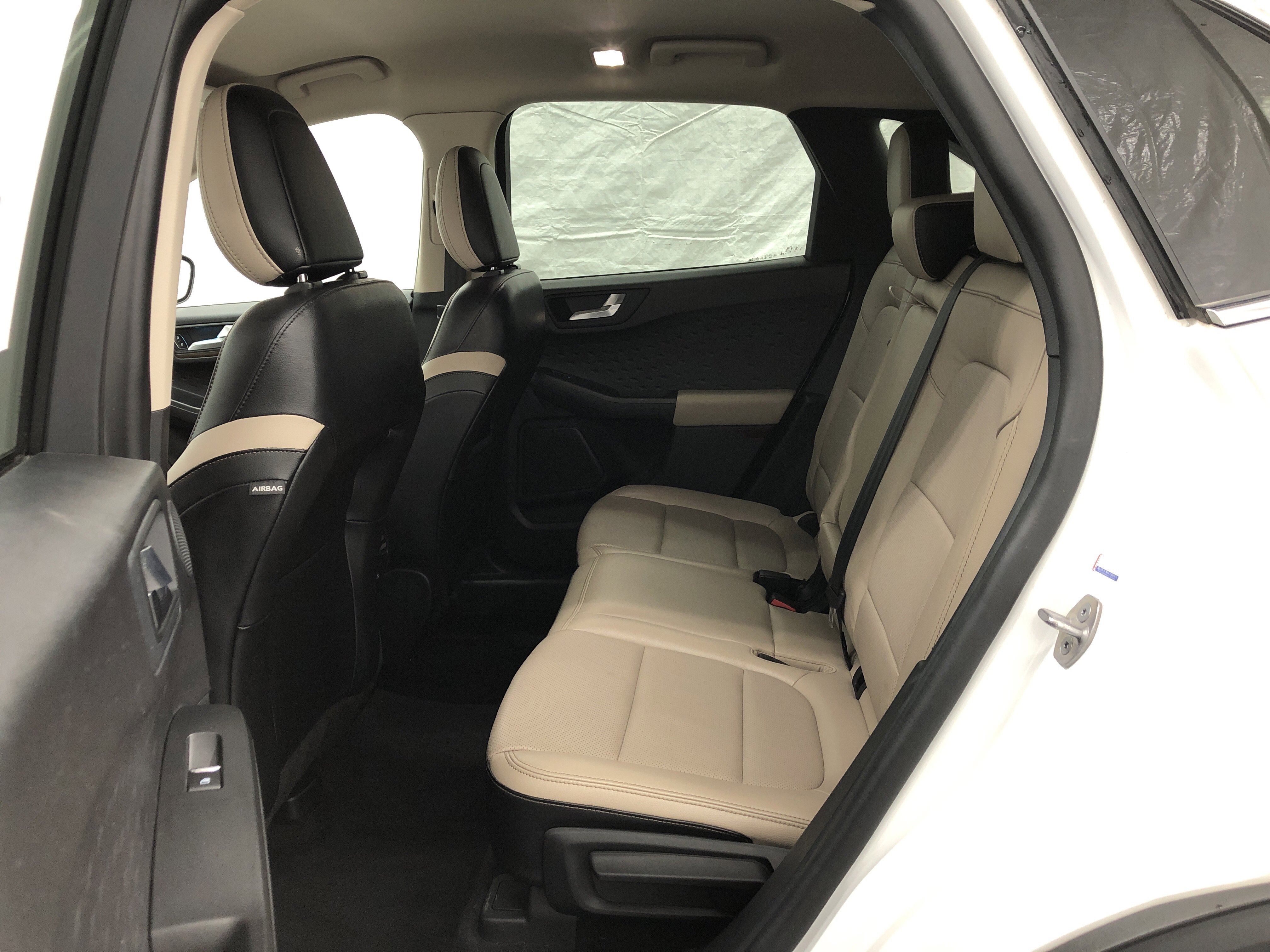 Used 2020 Ford Escape Titanium image 10