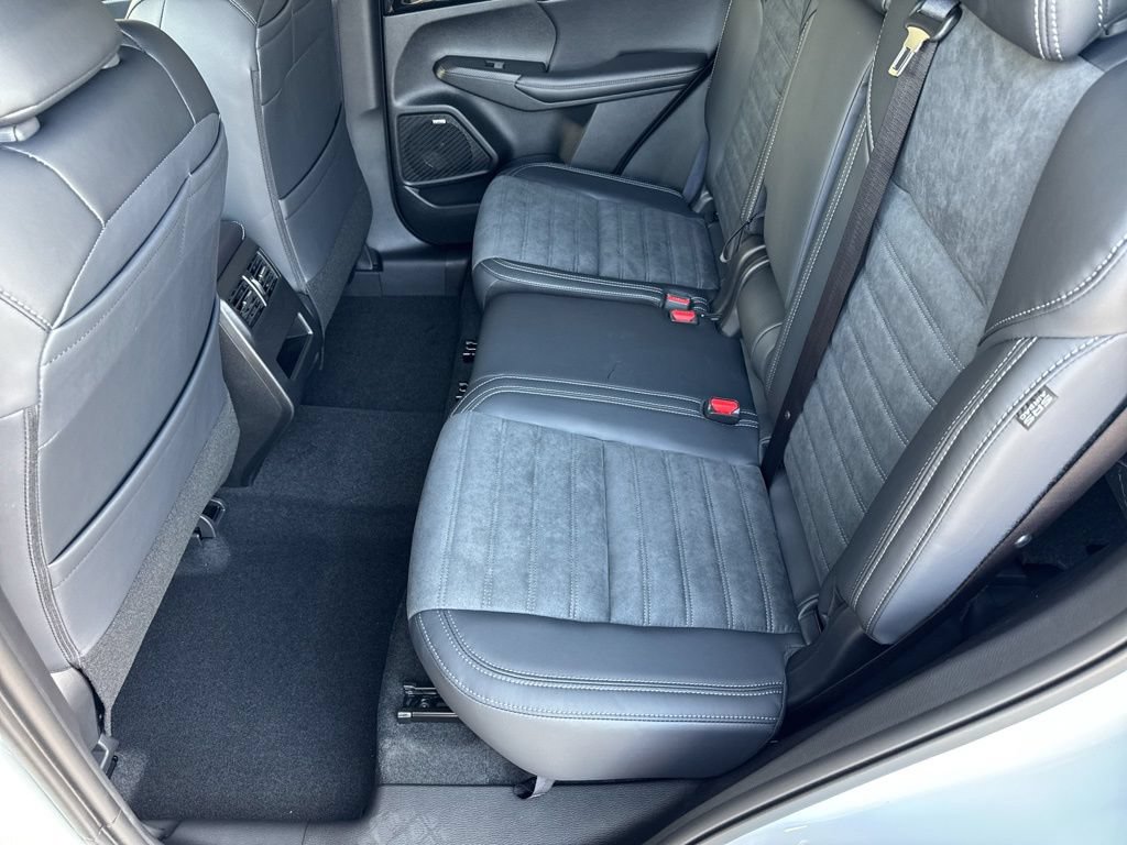 New 2026 Mitsubishi Outlander AWD image 27