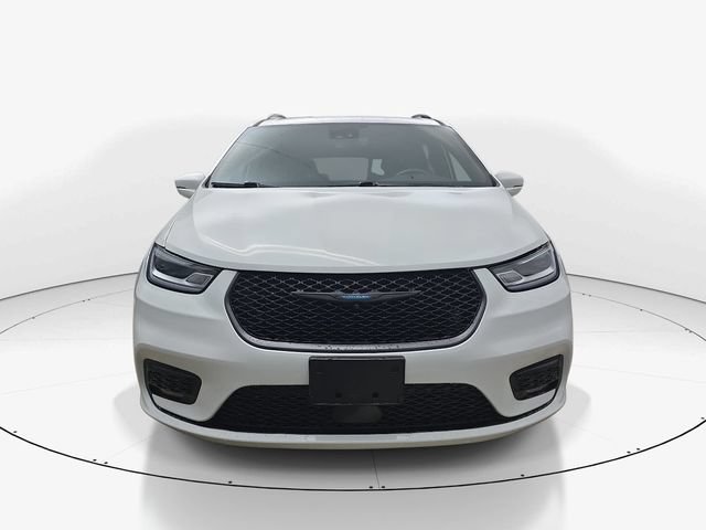 Used 2021 Chrysler Pacifica Limited w/ Uconnect Theater Family Group FWD image 12