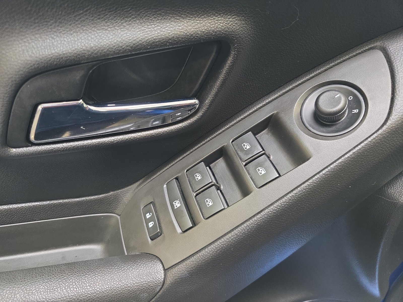 Used 2015 Chevrolet Trax LT w/ LT Plus Package AWD/4WD image 21
