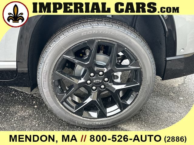New 2026 Chevrolet Traverse RS w/ LPO, Floor Liner Package AWD/4WD image 8