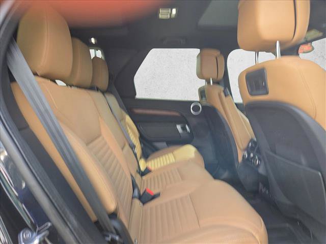 Used 2025 Land Rover Discovery Dynamic SE AWD/4WD image 25