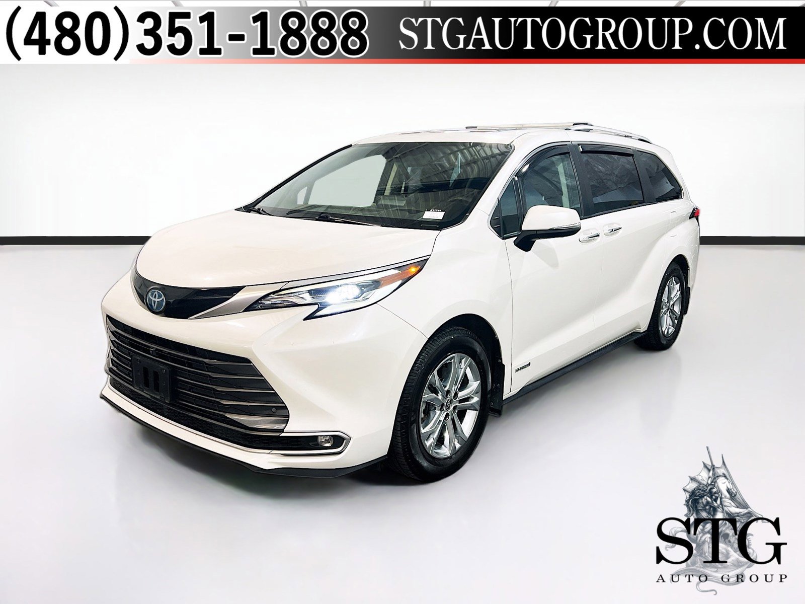 Used 2021 Toyota Sienna Platinum AWD/4WD image 1