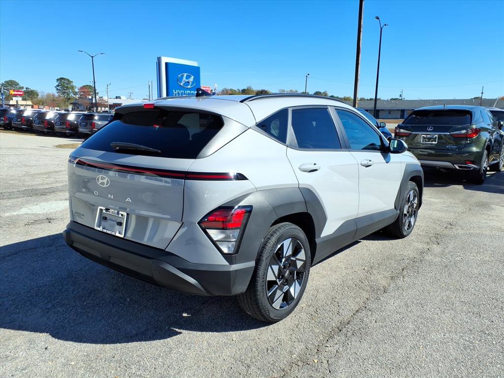 Certified 2025 Hyundai Kona SEL image 3