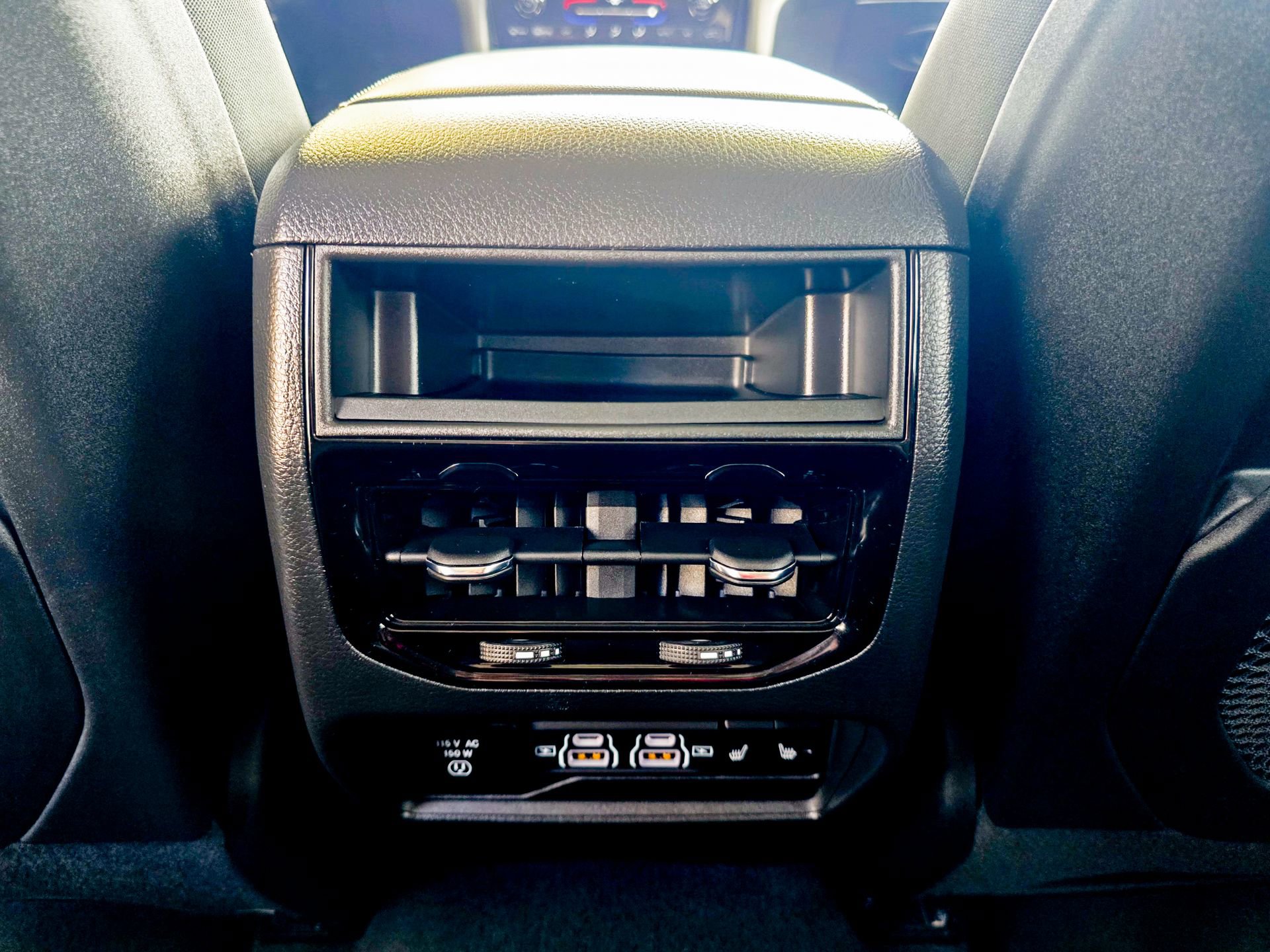 Used 2024 Jeep Grand Cherokee Limited w/ Black Appearance Package image 30