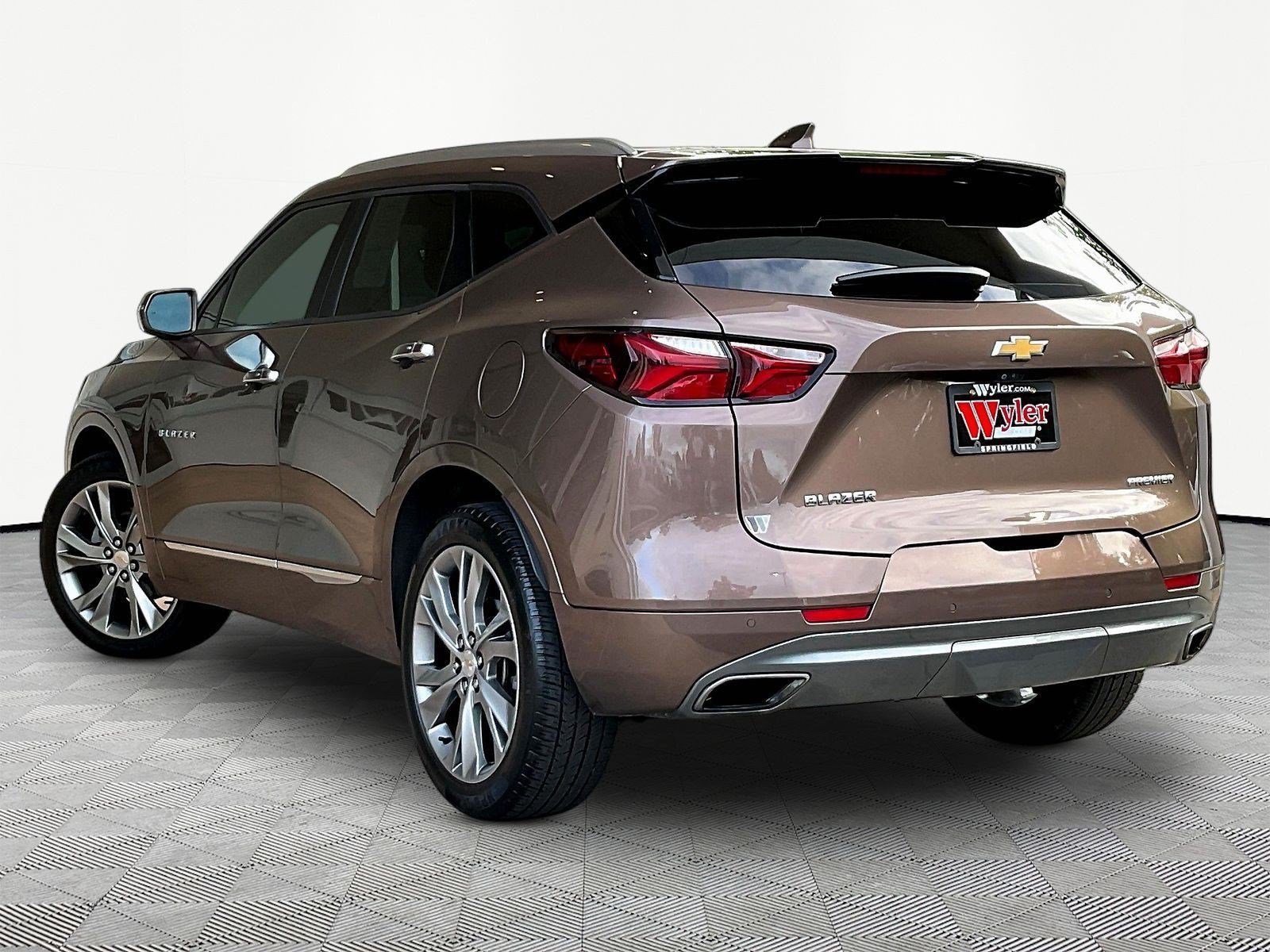 Used 2019 Chevrolet Blazer Premier w/ Sun and Wheels Package FWD image 4