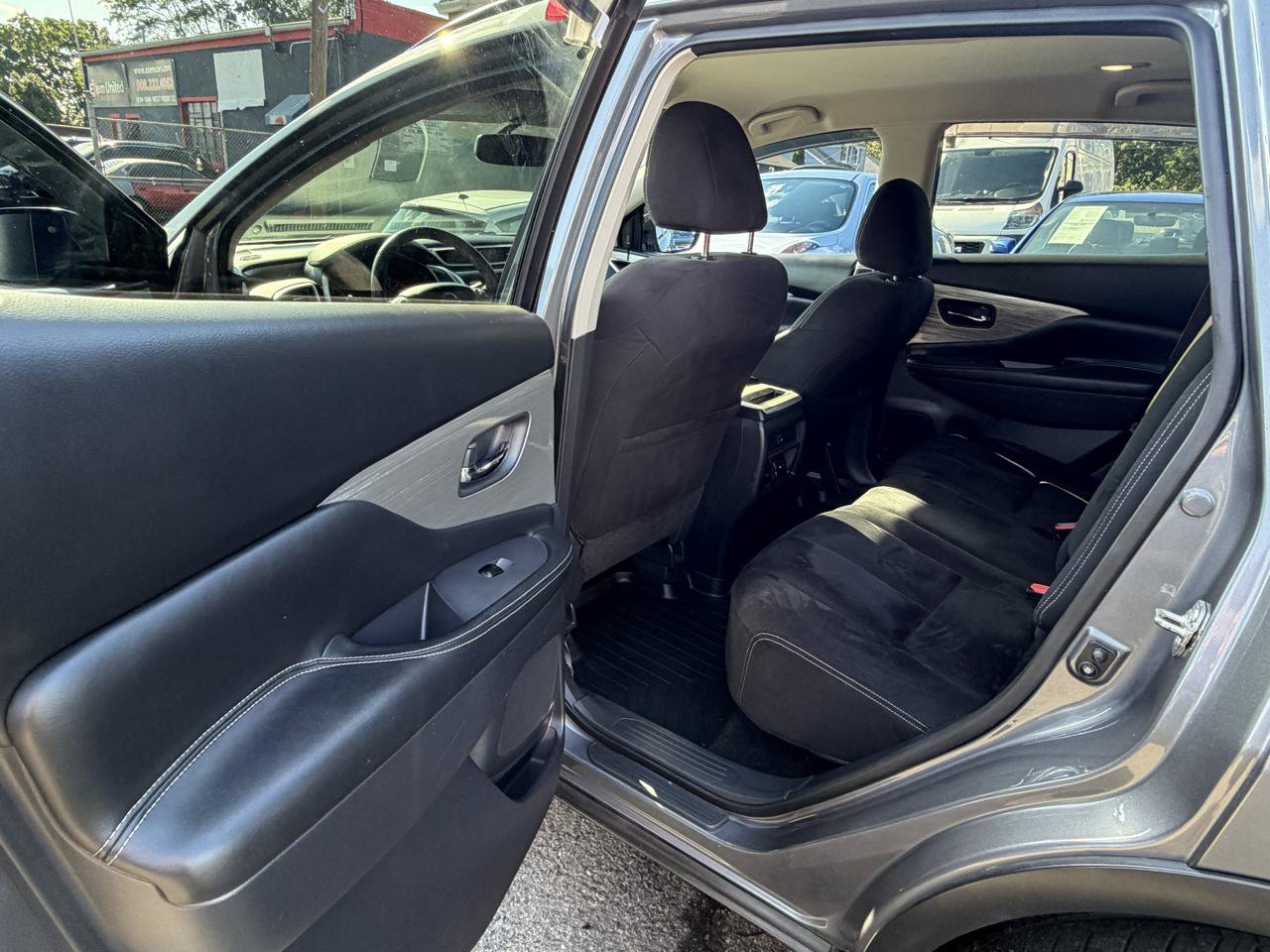Used 2018 Nissan Murano SV AWD/4WD image 22