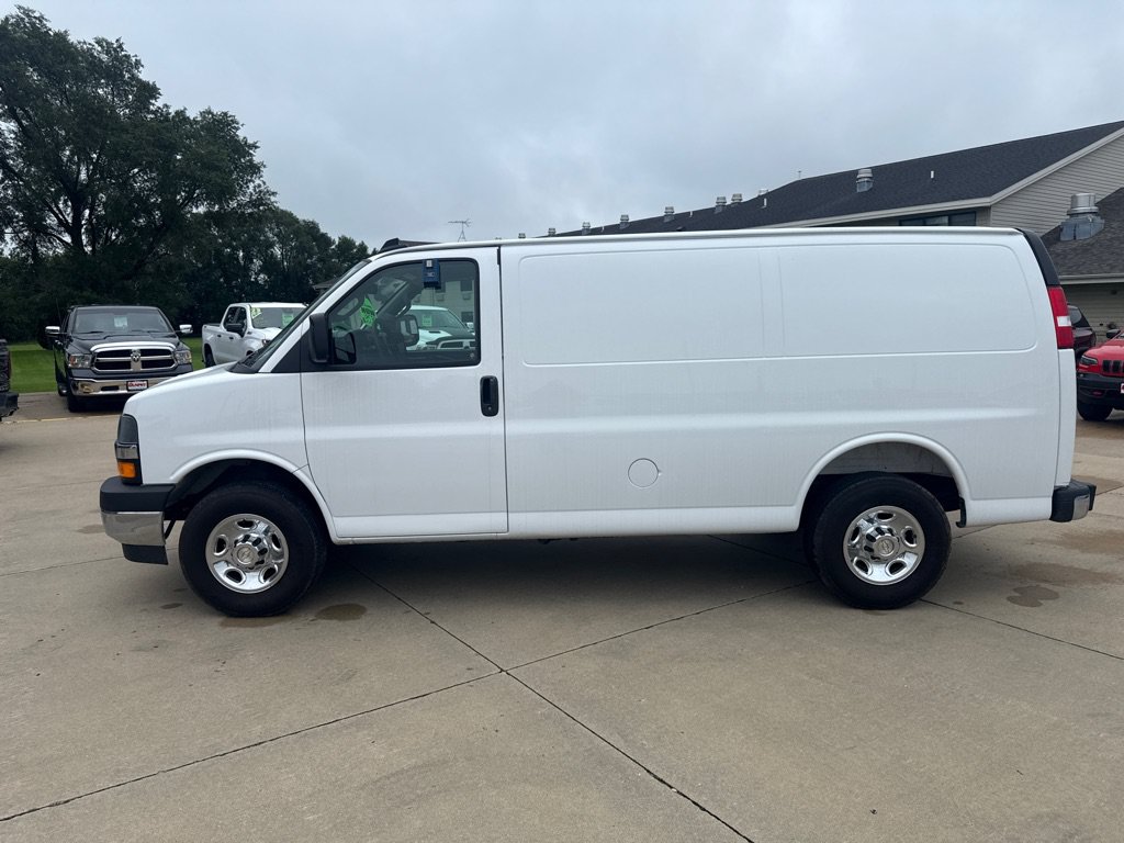 Used 2025 Chevrolet Express 2500 w/ Driver Convenience Package RWD image 2