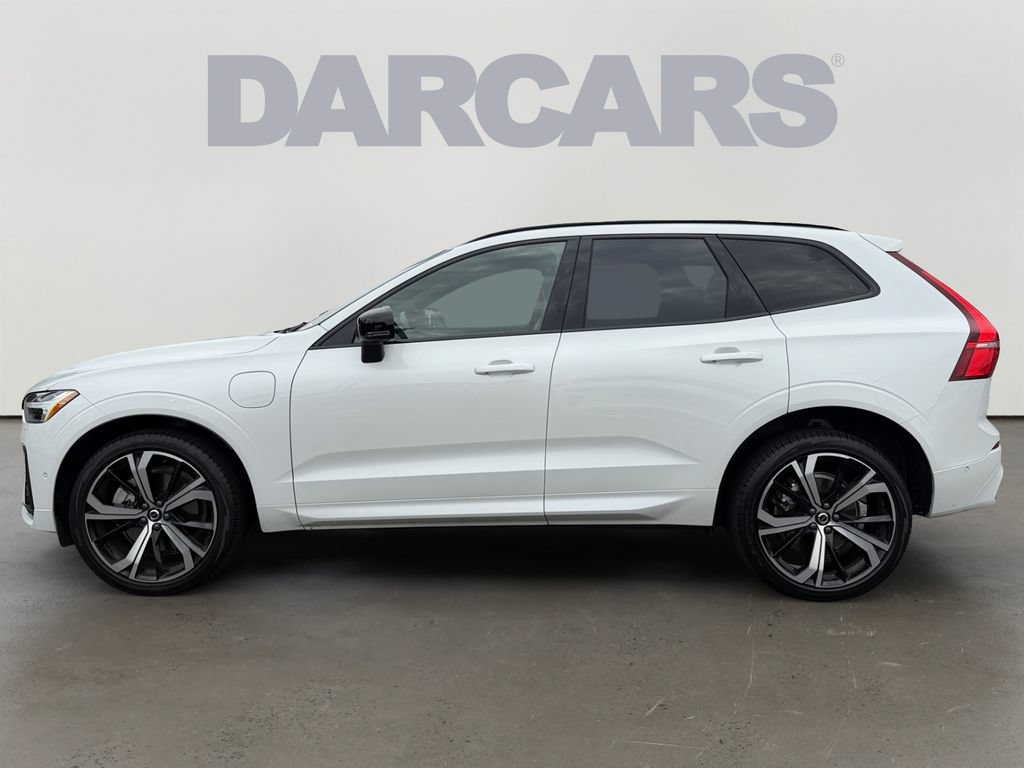 Certified 2025 Volvo XC60 T8 Ultra w/ Climate Package AWD/4WD image 4
