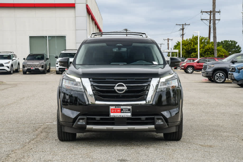 Used 2023 Nissan Pathfinder SL w/ Cargo Package FWD image 2
