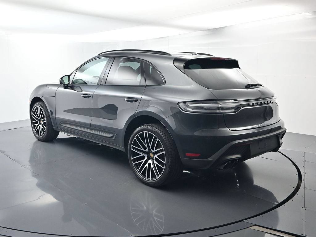 Certified 2026 Porsche Macan AWD/4WD image 3