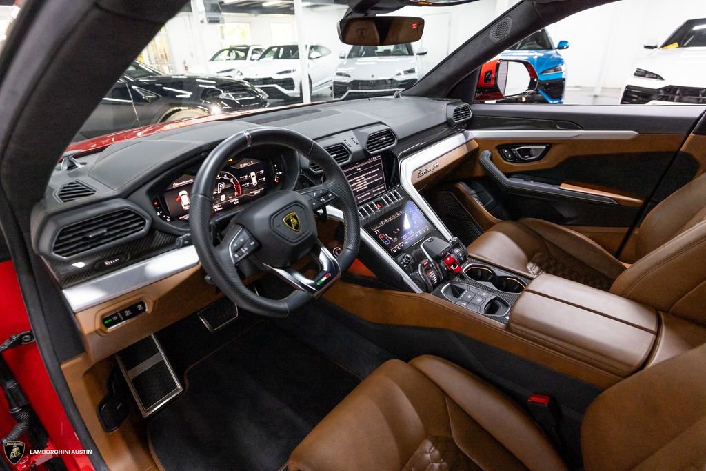 Used 2022 Lamborghini Urus image 23