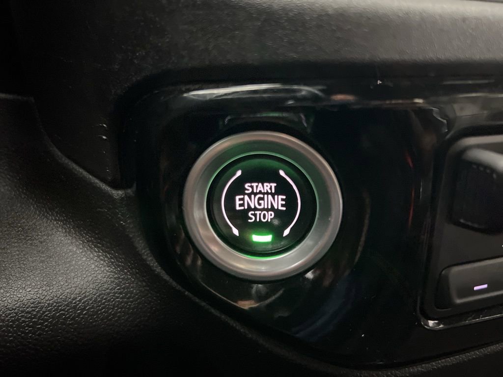 Used 2024 Chevrolet Silverado 2500 ZR2 w/ Technology Package image 15