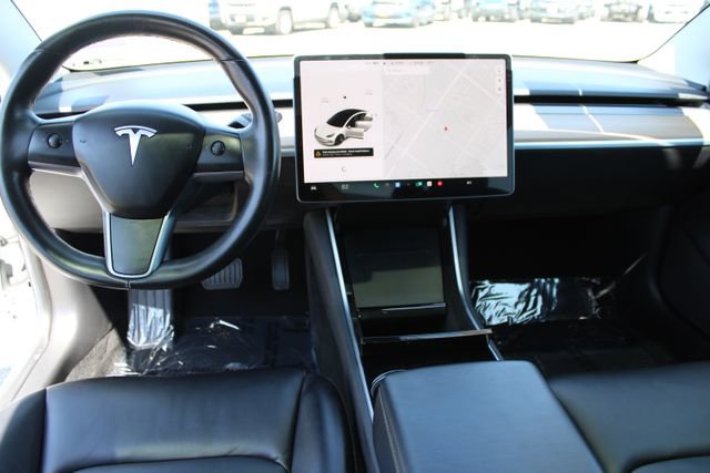 Used 2018 Tesla Model 3 Long Range RWD image 11