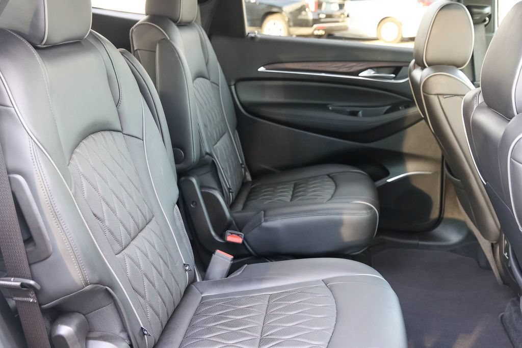 Used 2022 Buick Enclave Avenir w/ Avenir Technology Package AWD/4WD image 21