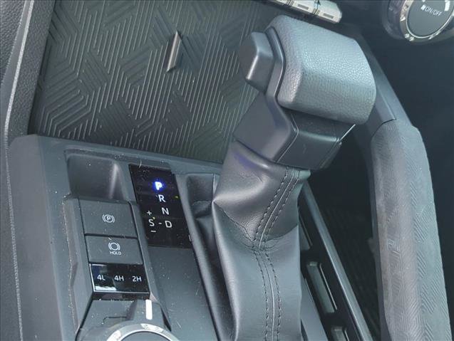 Certified 2025 Toyota Tacoma SR5 AWD/4WD image 25