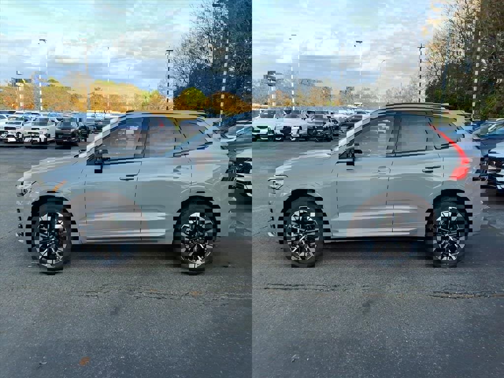 New 2026 Volvo XC60 B5 Plus w/ Protection Package Premier image 9