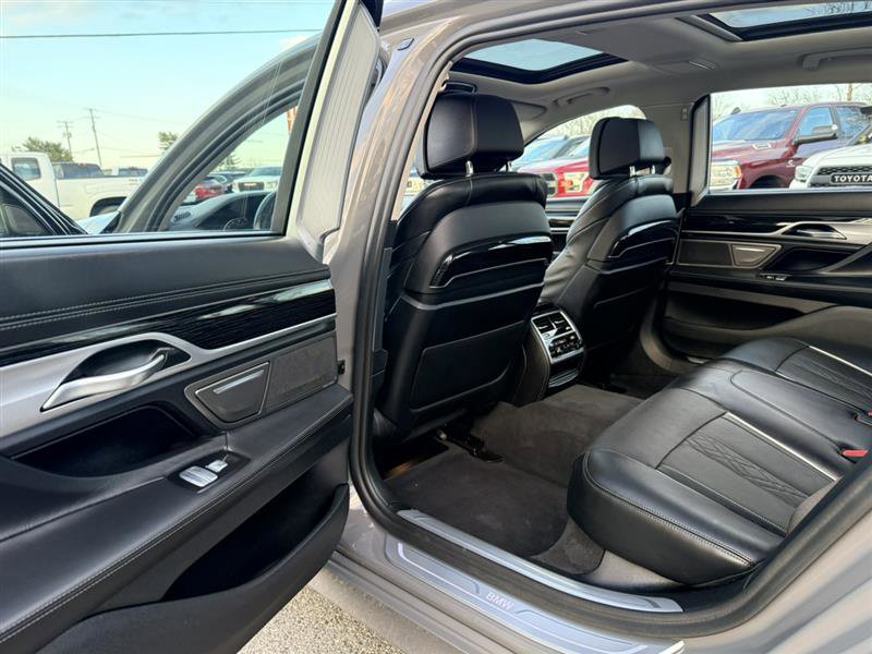 Used 2020 BMW 750i xDrive 750i xDrive AWD w/ Executive Package image 22