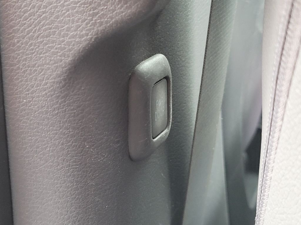 Used 2021 Toyota Sienna XLE FWD image 9