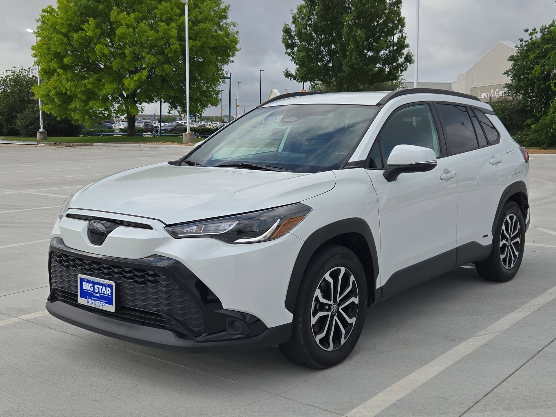 Used 2023 Toyota Corolla Cross S AWD/4WD image 8