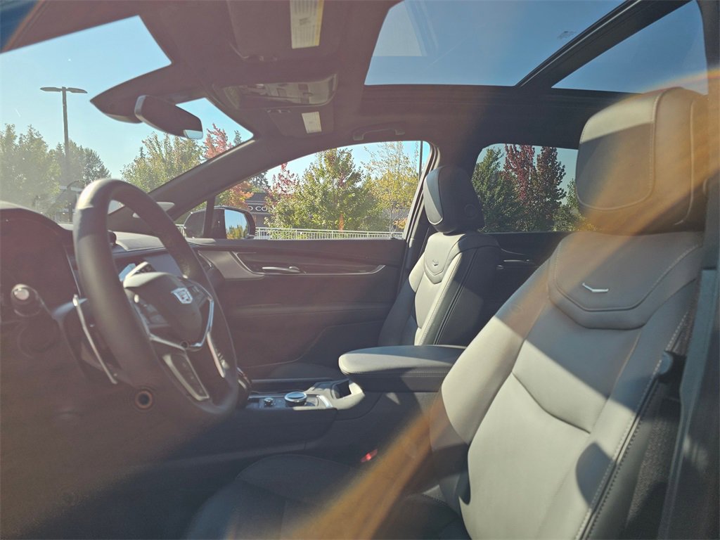 New 2025 Cadillac XT5 Sportv w/ LPO, Floor Liner Package image 22