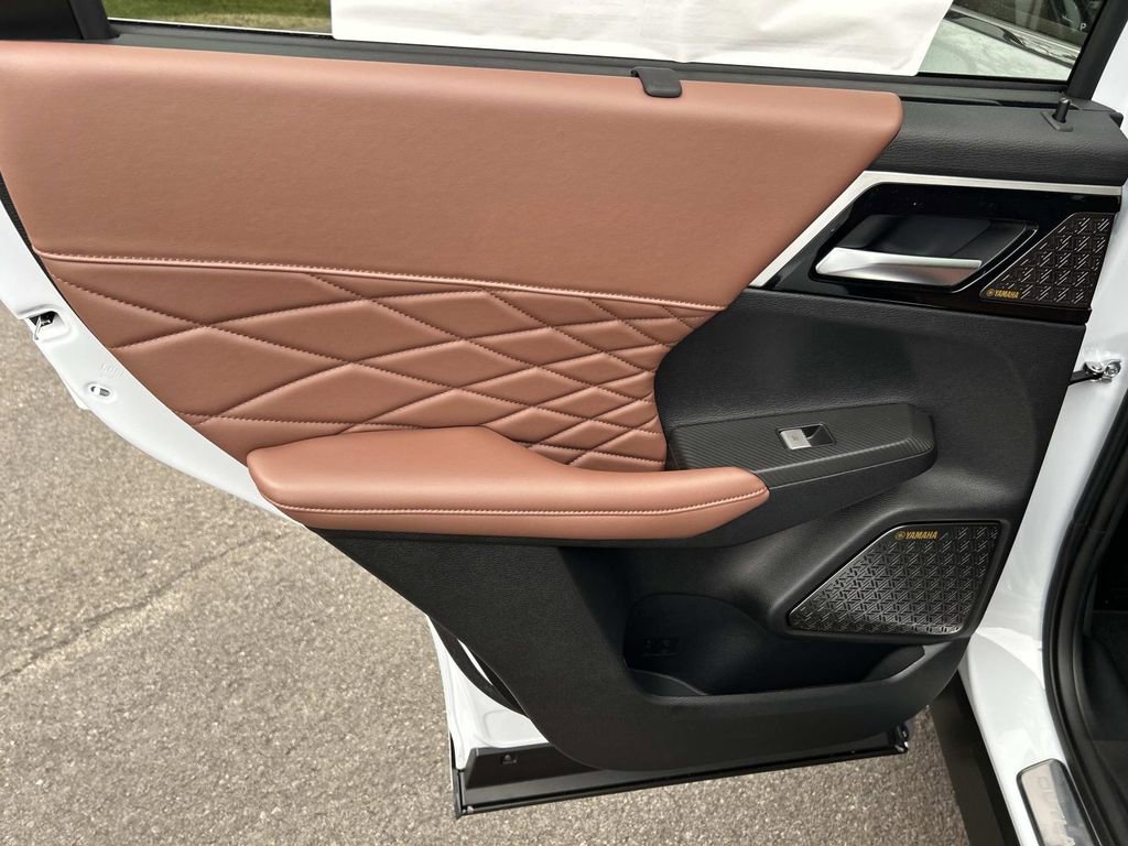 New 2026 Mitsubishi Outlander AWD image 20