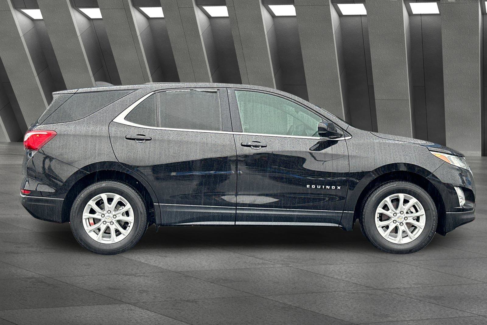 Used 2020 Chevrolet Equinox LT w/ LPO, Floor Liner Package image 3