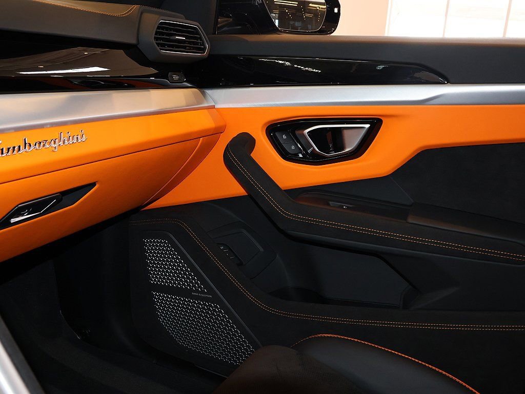 Used 2023 Lamborghini Urus S image 57