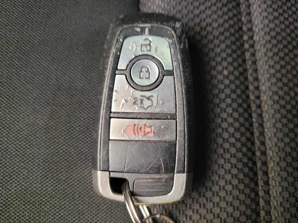 Used 2019 Ford Fusion SE FWD image 32