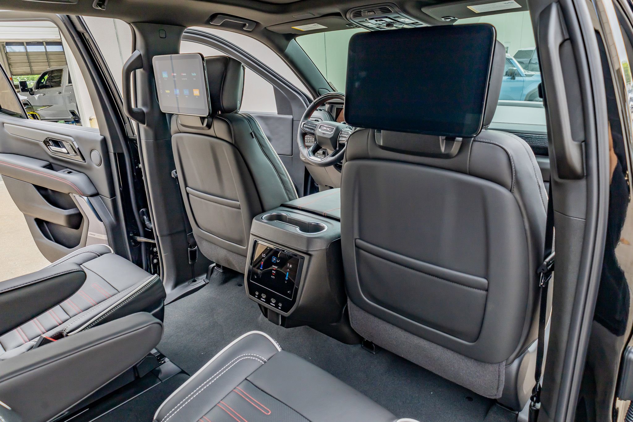 Used 2026 GMC Yukon AT4 Ultimate AWD/4WD image 32