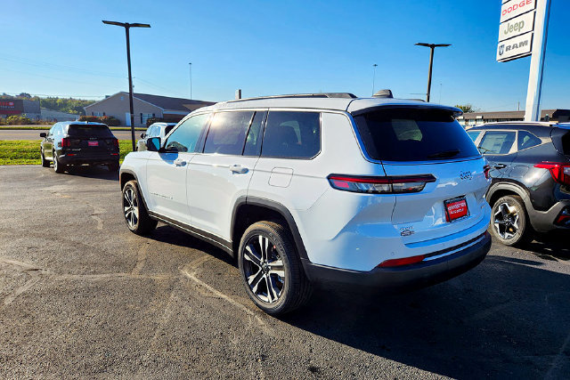 New 2027 Jeep Grand Cherokee L Limited AWD/4WD image 5