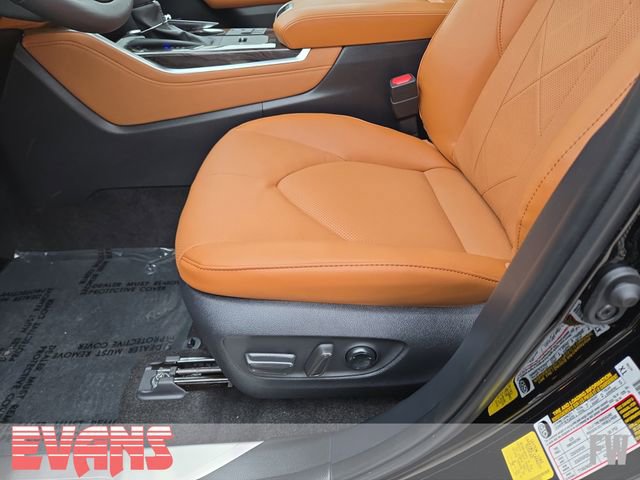 Certified 2026 Toyota Highlander Platinum image 23