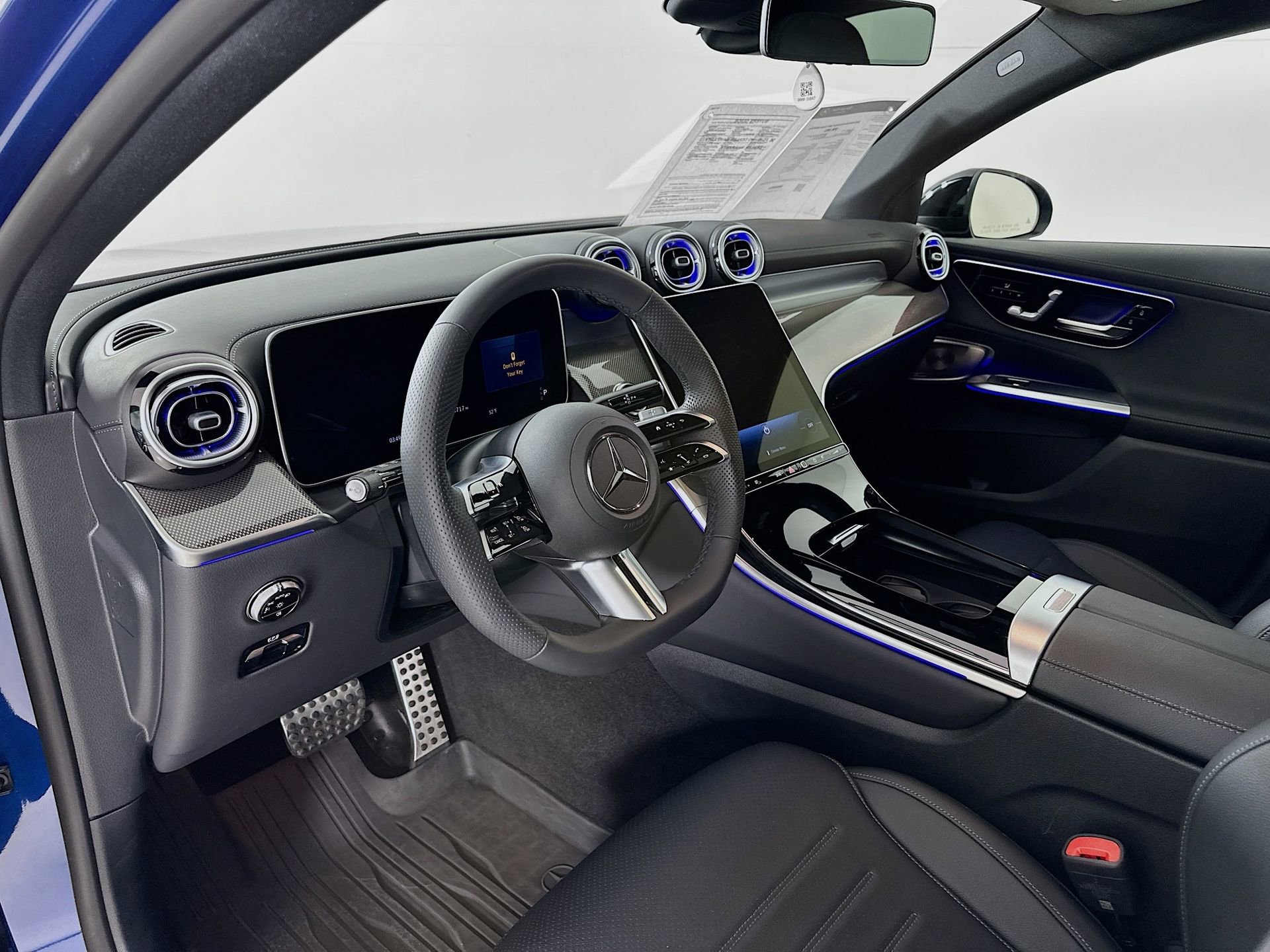 Used 2025 Mercedes-Benz GLC 300 4MATIC image 10