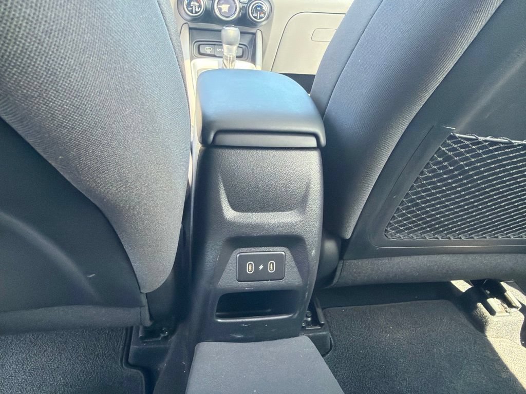 Certified 2024 Hyundai Venue SEL FWD image 17