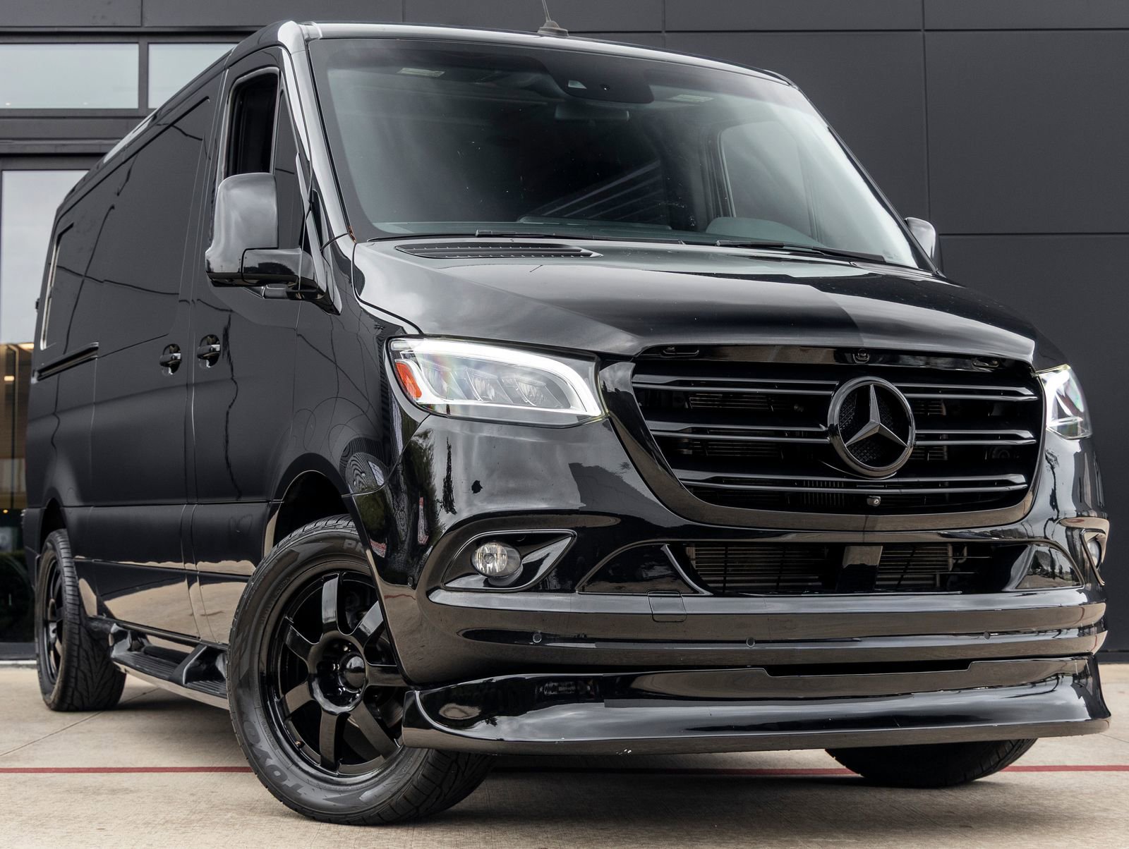 Used 2020 Mercedes-Benz Sprinter 2500 image 2