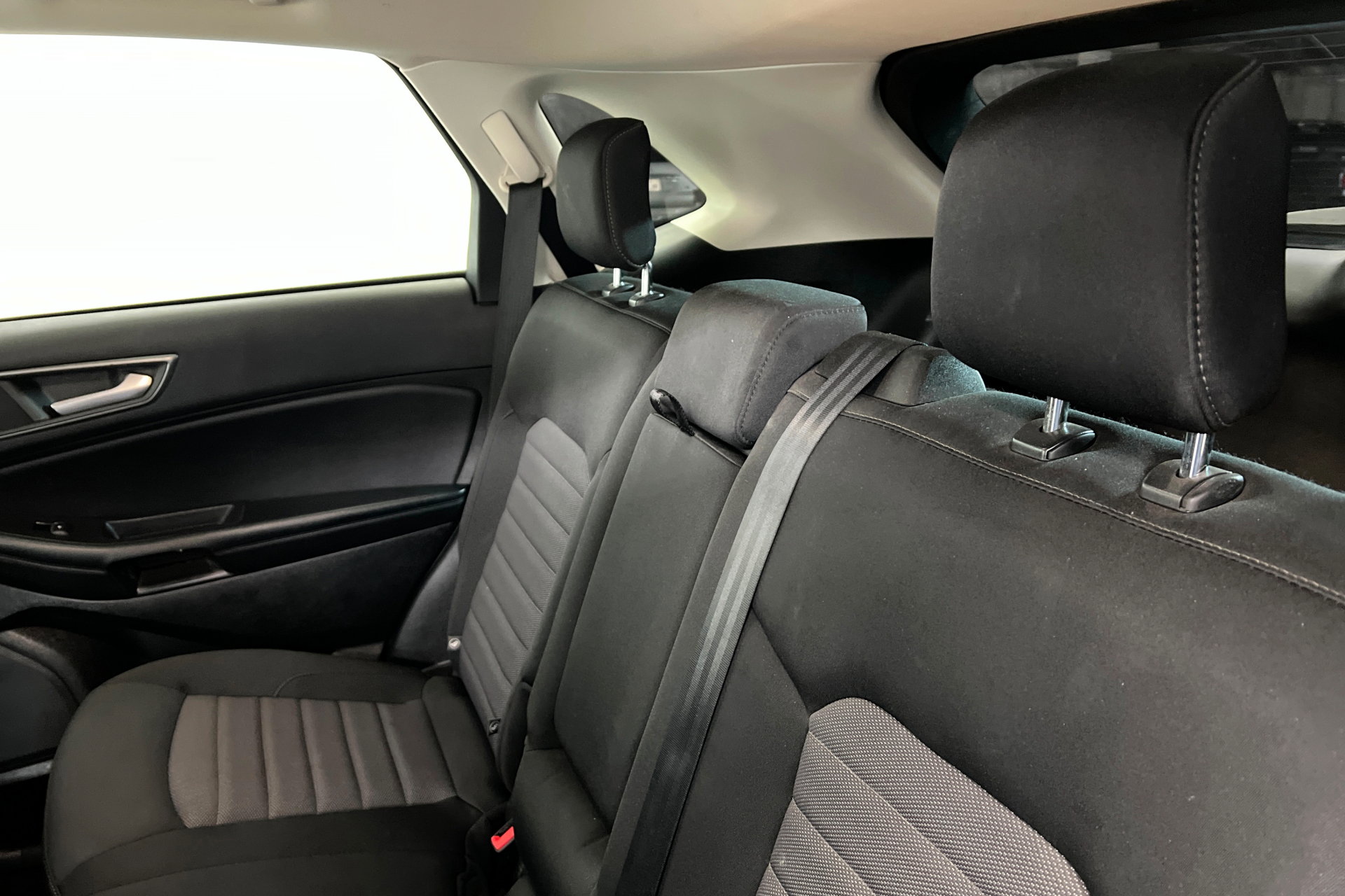 Used 2022 Ford Edge SE w/ Black Appearance Package image 20