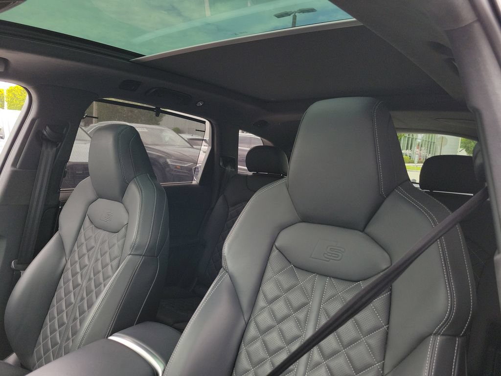 Certified 2023 Audi SQ7 Prestige w/ Prestige Package AWD/4WD image 15
