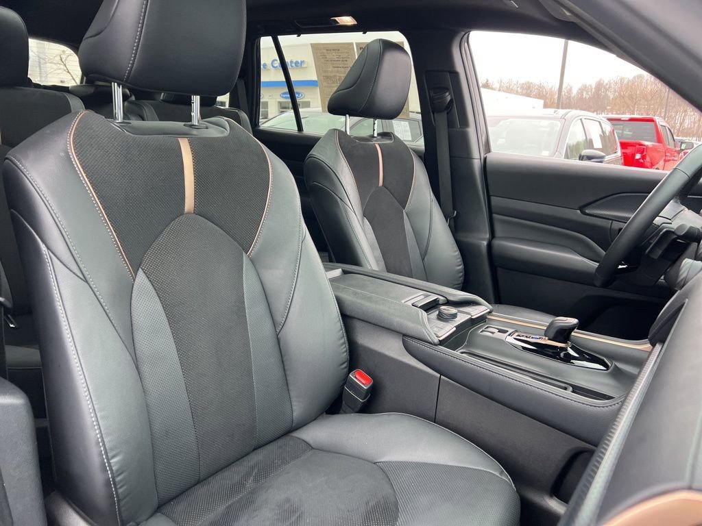Used 2024 Toyota Grand Highlander MAX Platinum image 28