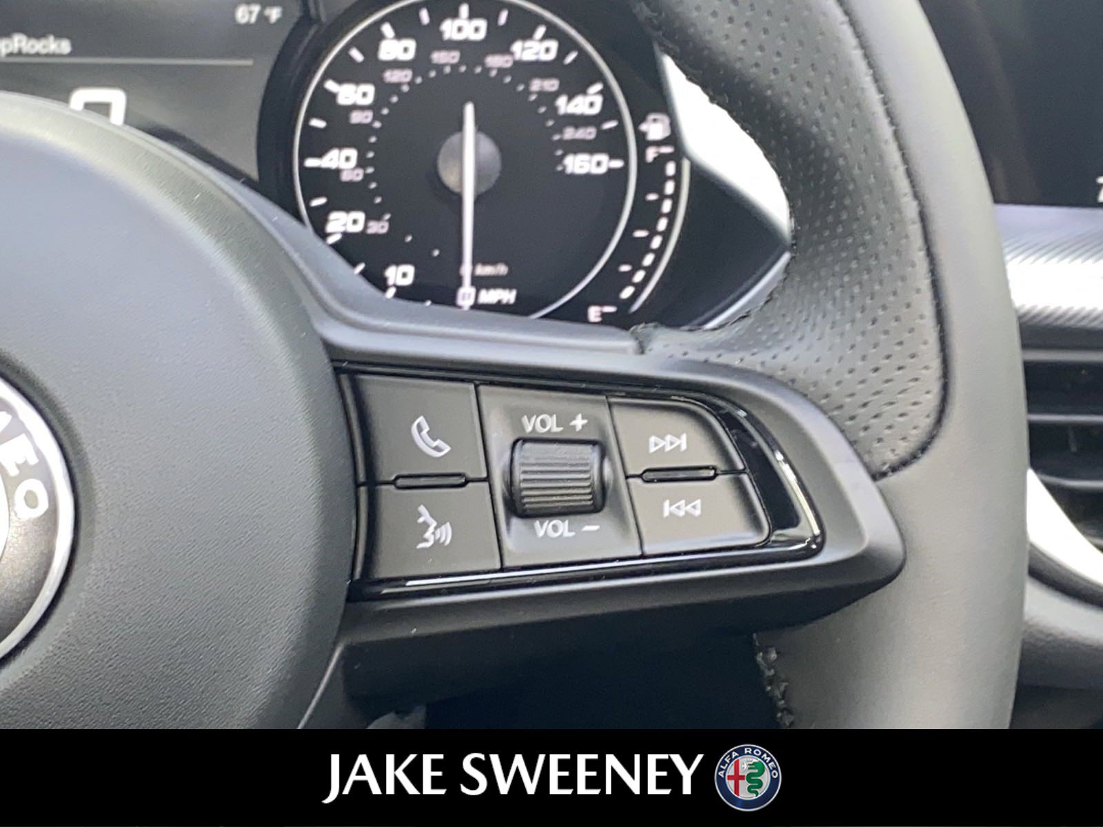 New 2023 Alfa Romeo Stelvio Veloce image 17