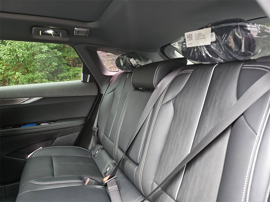 New 2026 Cadillac Optiq Luxury 2 image 16