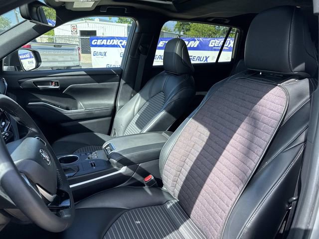 Used 2023 Toyota Highlander XSE FWD image 38