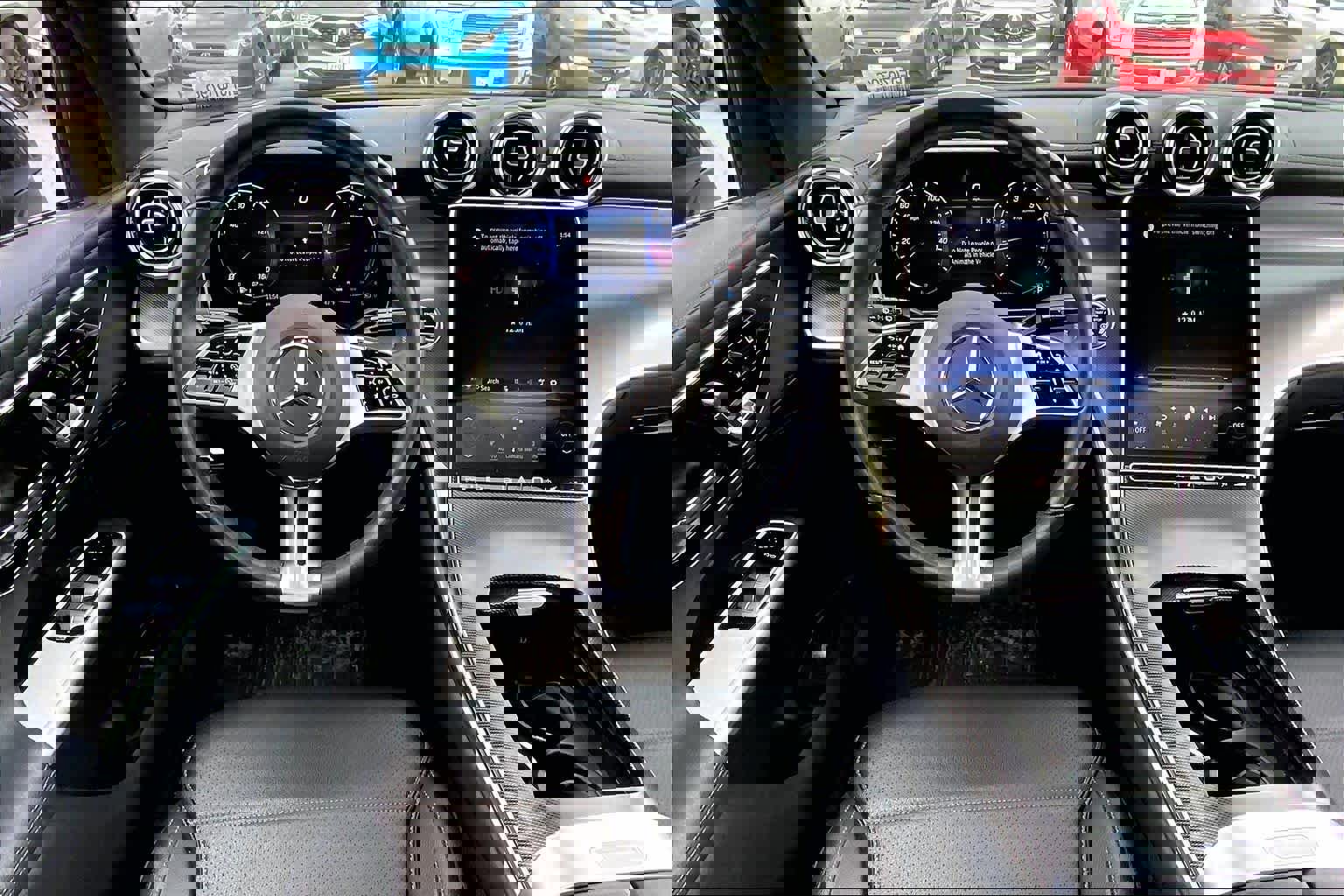 Used 2024 Mercedes-Benz GLC 300 4MATIC image 5