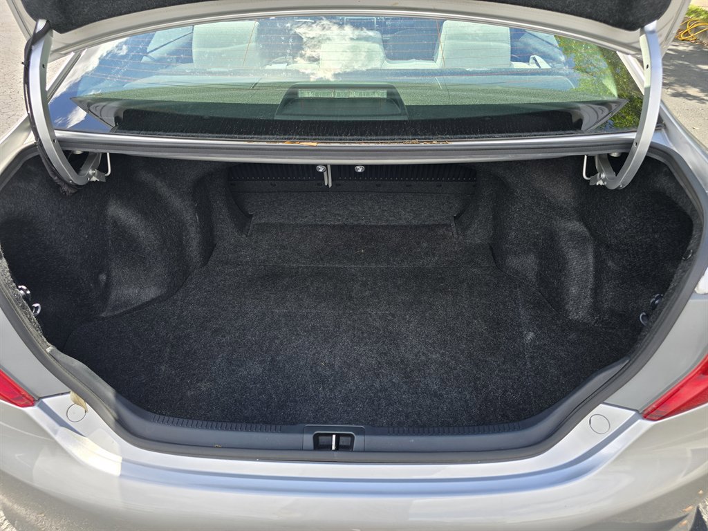 Used 2013 Toyota Camry LE FWD image 5
