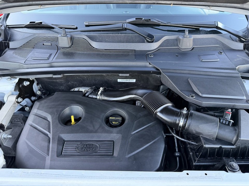 Used 2015 Land Rover Discovery Sport HSE image 10