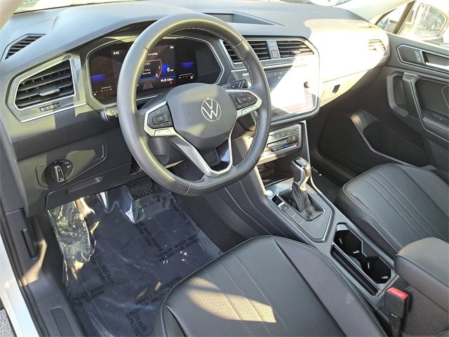 Used 2023 Volkswagen Tiguan SE image 17