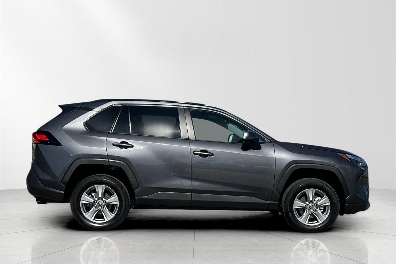 Used 2025 Toyota RAV4 XLE image 3