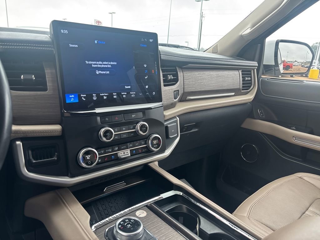 Used 2023 Ford Expedition Limited image 15