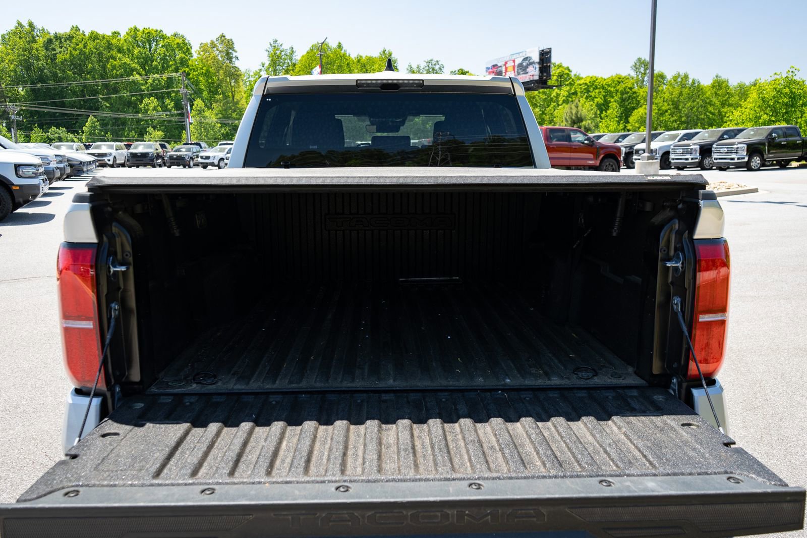 Used 2025 Toyota Tacoma TRD Sport AWD/4WD image 9