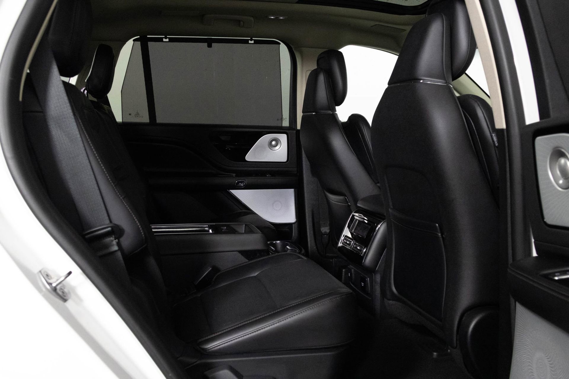 Used 2021 Lincoln Aviator Grand Touring w/ Equipment Group 302A AWD/4WD image 37